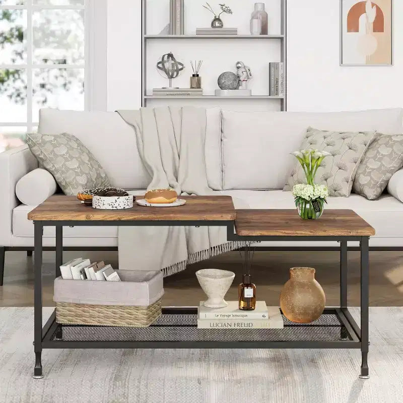 Table basse rectangulaire moderne du milieu du siècle avec cannelures de 42,5 po, tiroirs, étagères ouvertes et finition en bois clair, montage facile