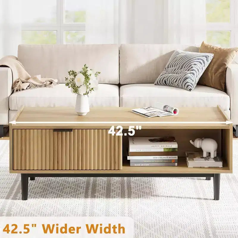 Table basse rectangulaire moderne du milieu du siècle avec cannelures de 42,5 po, tiroirs, étagères ouvertes et finition en bois clair, montage facile