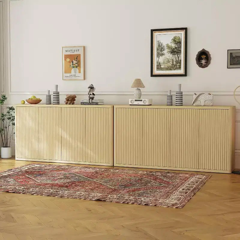 Buffet bas de 168 cm avec rangement, crédence moderne cannelée à 4 portes, meuble d'appoint en chêne naturel pour salon, cuisine, salle à manger ou entrée