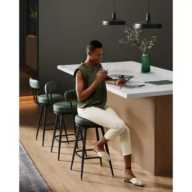 Collection - Tabourets de bar (lot de 2), tabourets de bar pivotants hauteur comptoir avec dossier, en cuir synthétique avec surpiqûres